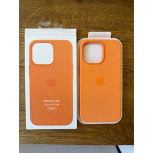 Apple iPhone 13 Pro Silicone Case with MagSafe Marigold Orange